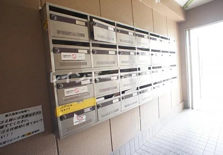 エントランス　メールボックスです