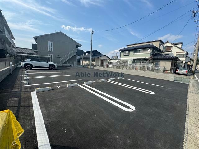 駐車場　駐車場