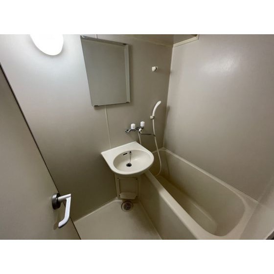 バス・シャワールーム　別部屋参考写真