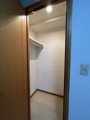 収納　洋室約7.6帖のWIC