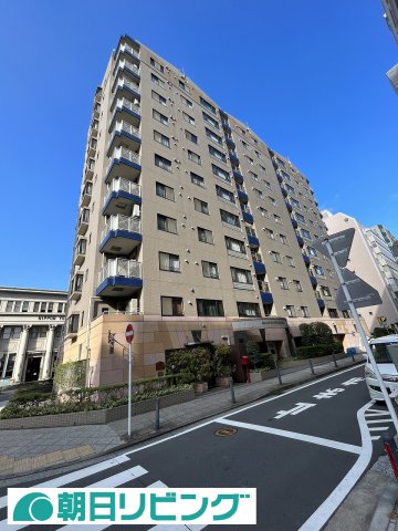 建物外観　駅徒歩3分、ベイサイドに建つ分譲マンションの賃貸タイプ