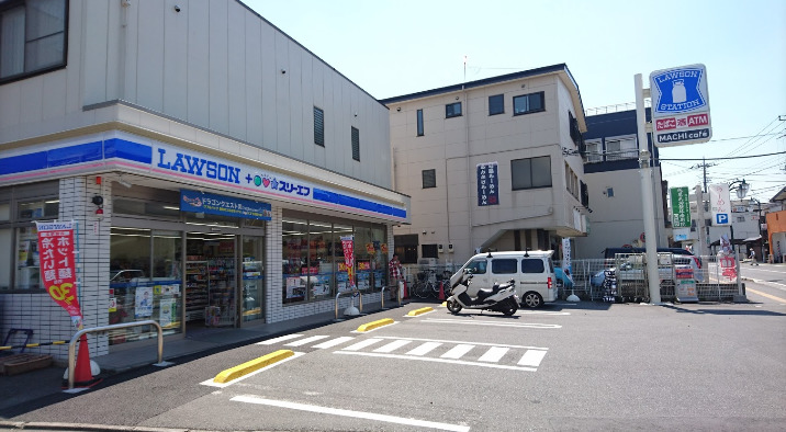 コンビニ　ローソン・スリーエフ 逆井駅前店（コンビニ）まで495m