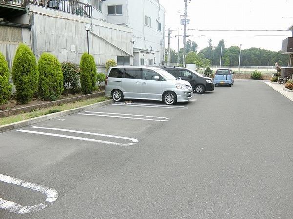 駐車場　敷地内駐車所！