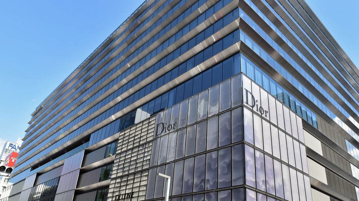 ショッピングセンター　GINZA　SIX（ショッピングセンター）まで471m