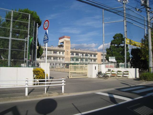 小学校　広島市立山本小学校（小学校）まで754m