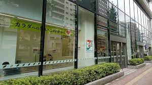 コンビニ　セブンイレブン 芝フロントビル店（コンビニ）まで107m