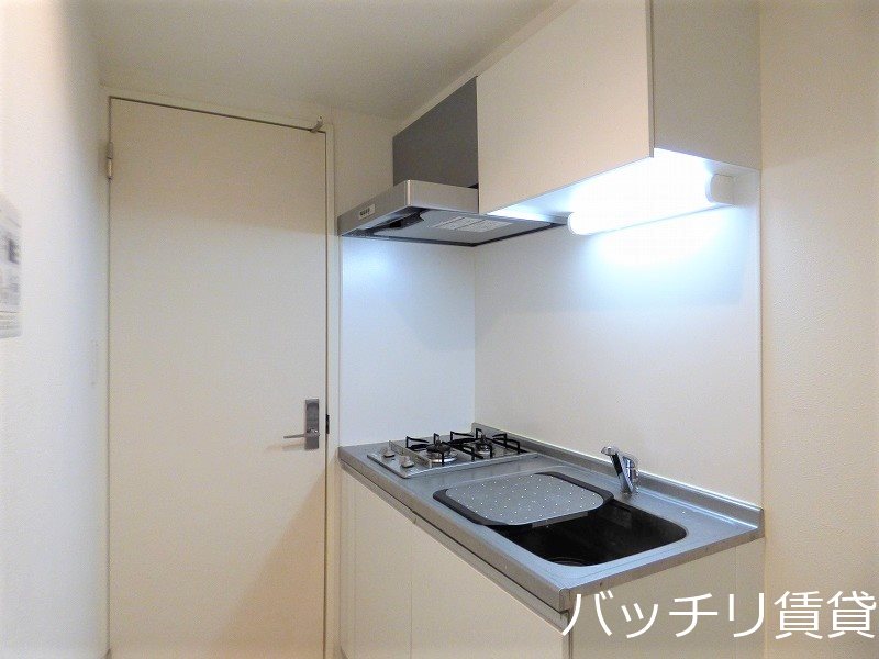 キッチン　別号室タイプの為、現状を優先致します。