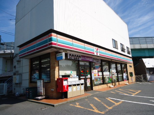 その他　セブンイレブン八幡小嶺店（その他）まで809m
