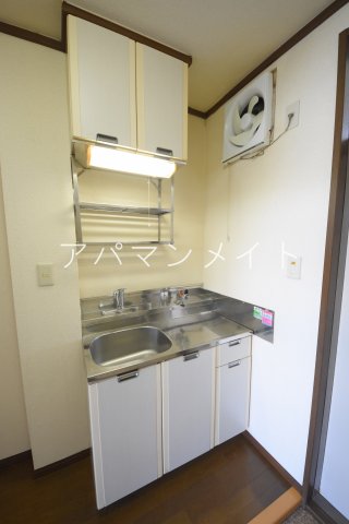 キッチン　コンパクトなキッチンで掃除もラクラク