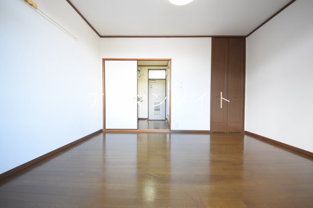 その他部屋・スペース　使い勝手のいい寝室です