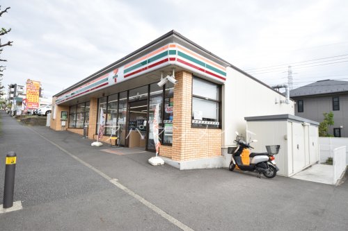 コンビニ　セブンイレブン横浜栄小山台２丁目店（コンビニ）まで1588m