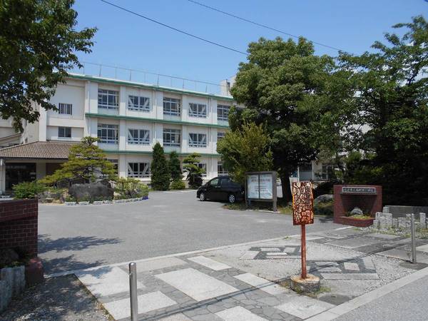 小学校　市立南郷里小学校（小学校）まで1370m