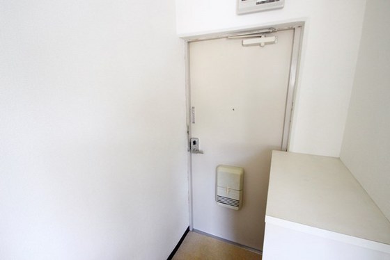 玄関　※別部屋の写真です