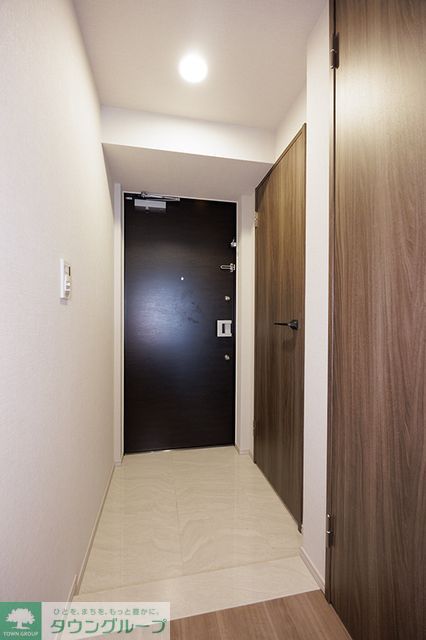 玄関　※写真は同タイプ住戸です。