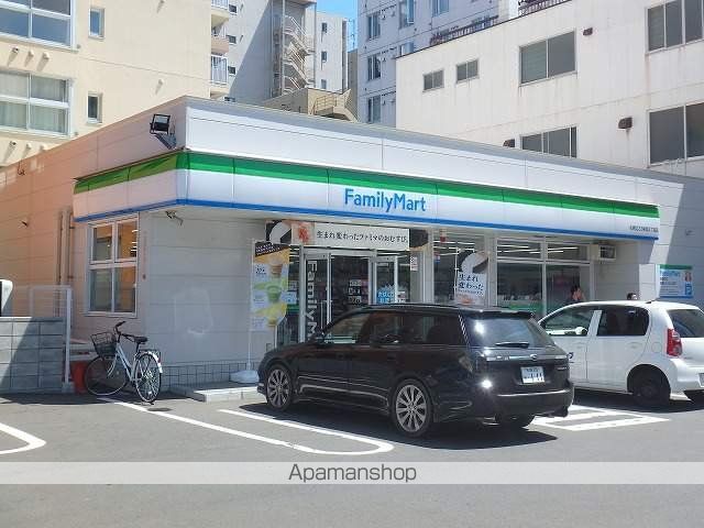 コンビニ　ファミリーマート（コンビニ）まで510m