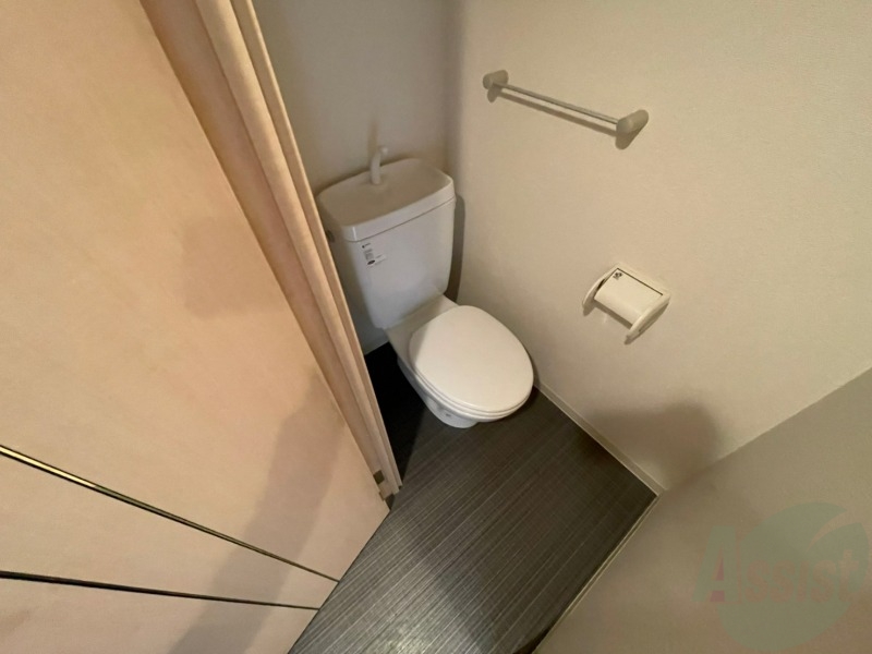トイレ　こちらはトイレです。清潔感があり、安心して使用できます。
