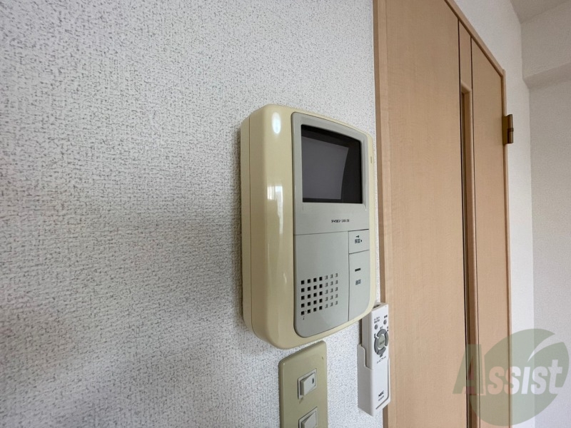セキュリティ　ＴＶモニター付インターホンです。来客者の顔が見えるので安心！