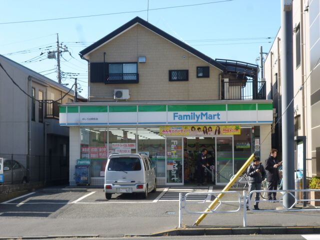 コンビニ　ファミリーマート（コンビニ）まで100m