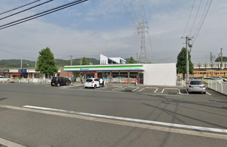 コンビニ　ファミリーマート上道駅前店（コンビニ）まで306m