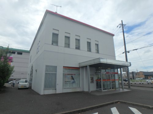 銀行　十六銀行柳津支店（銀行）まで742m