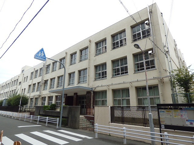 小学校　加美小学校（小学校）まで438m