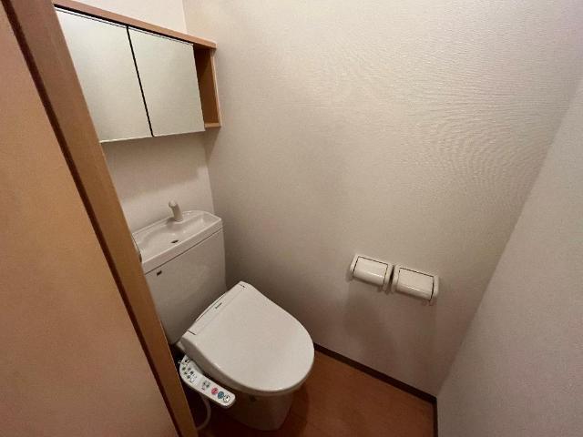 ＪＲ山陽本線 加古川駅 徒歩20分 2階建 築18年のトイレ写真