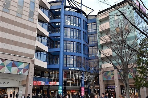 ショッピングセンター　港北東急Ｓ．Ｃ．店（ショッピングセンター）まで993m