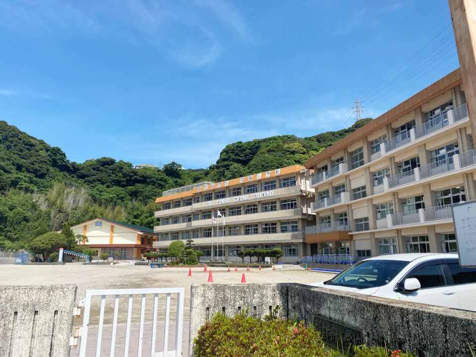 小学校　向陽小学校（小学校）まで0m