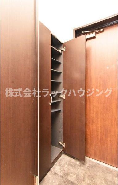 玄関　お部屋探しはラックハウジング♪