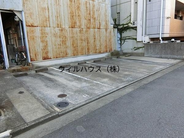 駐車場　敷地内駐車場！