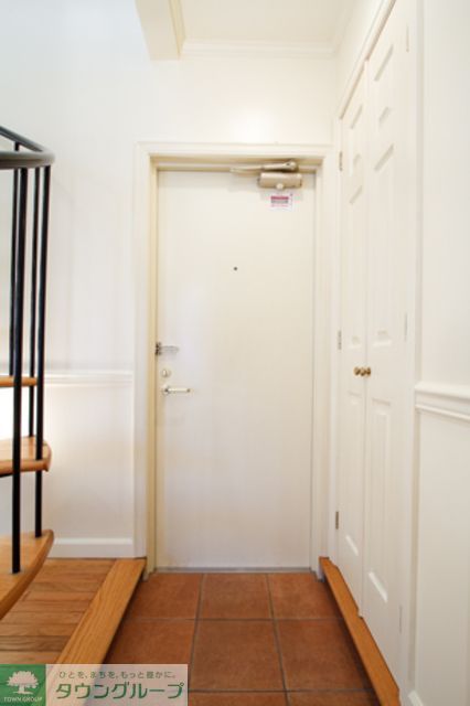 玄関　※写真は同タイプ住戸です。