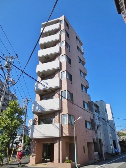 建物外観　８階建ての賃貸マンション