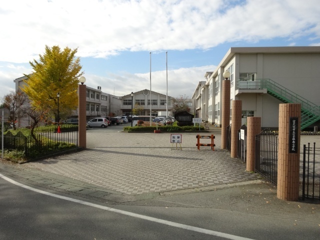 小学校　富士宮市立富士根南小学校（小学校）まで669m