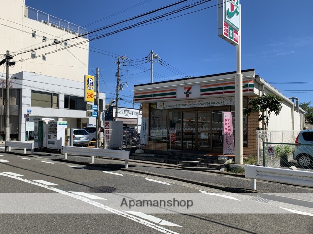 コンビニ　セブンイレブン（コンビニ）まで595m
