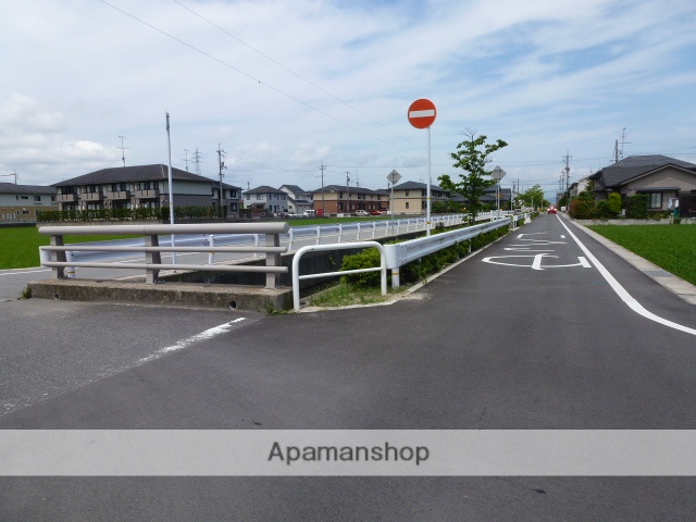 その他　前面道路（その他）まで0m