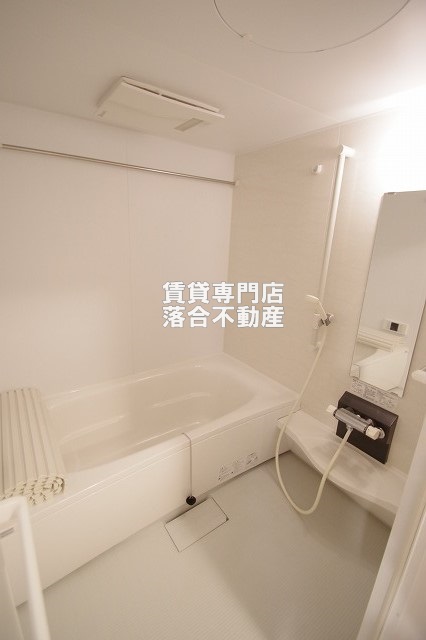 バス・シャワールーム　大きな一坪風呂♪浴室乾燥機付き