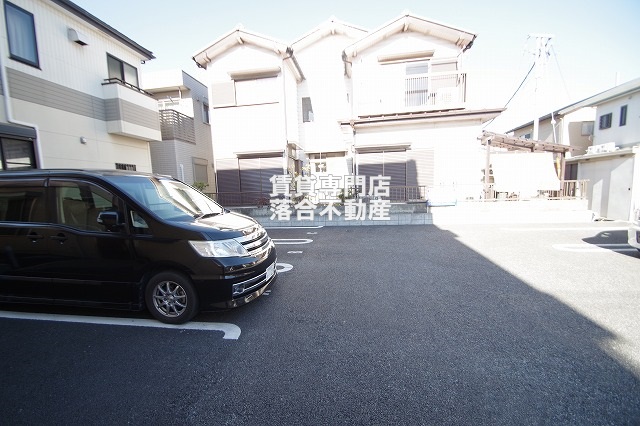 駐車場　敷地内駐車場完備