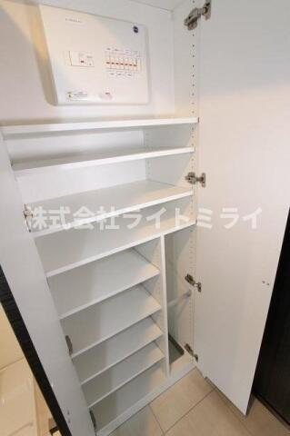 収納　シューズボックス?