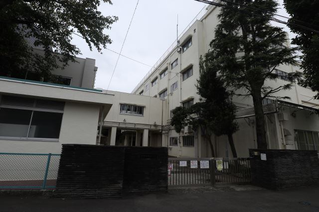 小学校　横浜市立常盤台小学校（小学校）まで612m