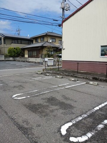 駐車場　駐車場に車を止められます
