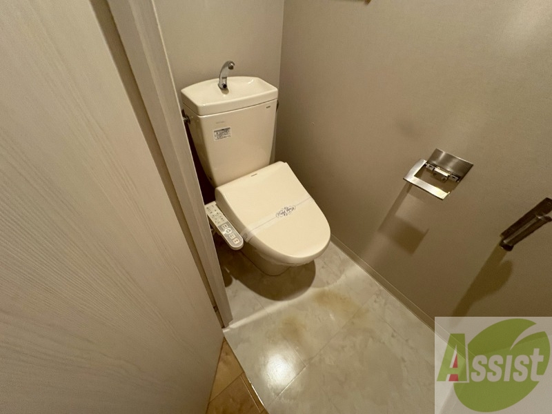 トイレ　トイレです。ウォシュレット付を探している方、おすすめです。