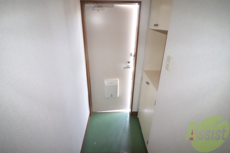 玄関　ゆとりある設計で、お客様を心地よく迎える玄関口。