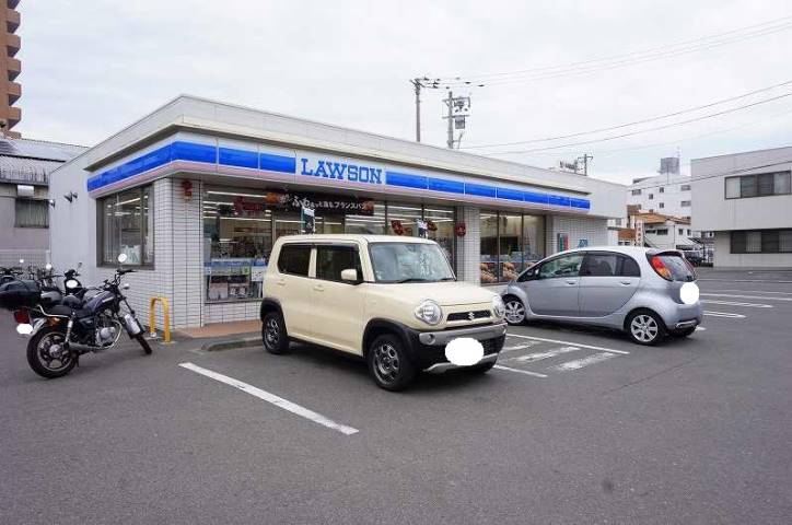 コンビニ　ローソン（コンビニ）まで529m