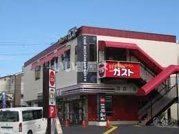 飲食店　ガスト 天王寺東店（飲食店）まで916m