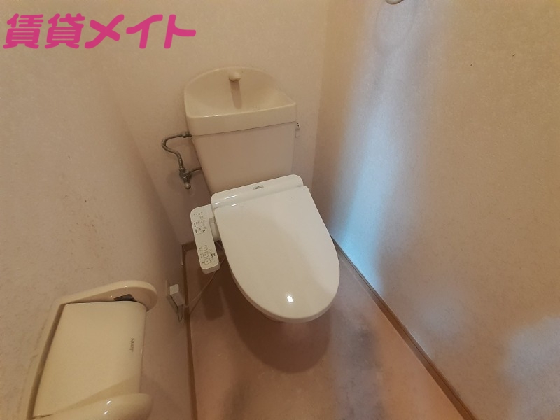 トイレ　同建物別部屋写真です