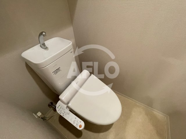 トイレ　パークアクシス心斎橋　温水洗浄便座