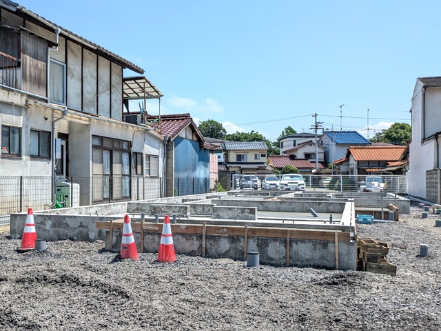 建物外観　建築中