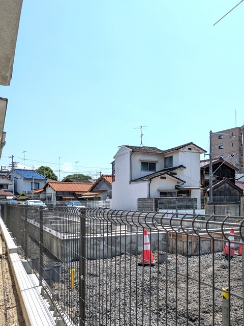 建物外観　建築中