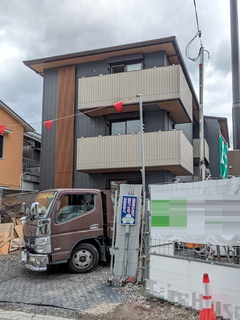 建物外観　建築中
