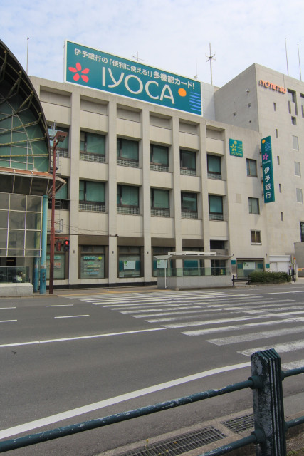 銀行　伊予銀行湊町支店（銀行）まで531m